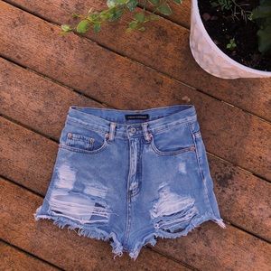 naked wardrobe distressed shorts size 4 or 27